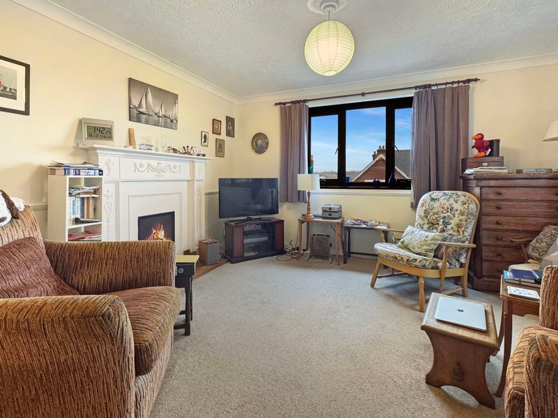 2 bed flat for saleNewport Road, Cowes PO31