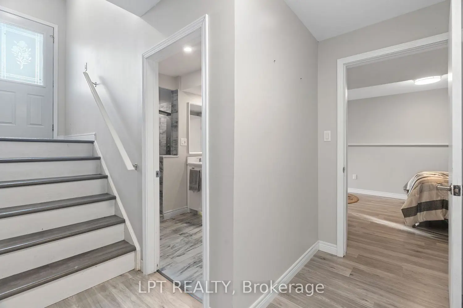 Additional image 9 of 9952 Prince Phillip Street