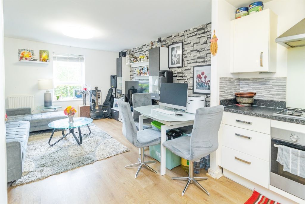 Additional image 8 of 2 bed flat for saleDesign Drive, Dunstable LU6
