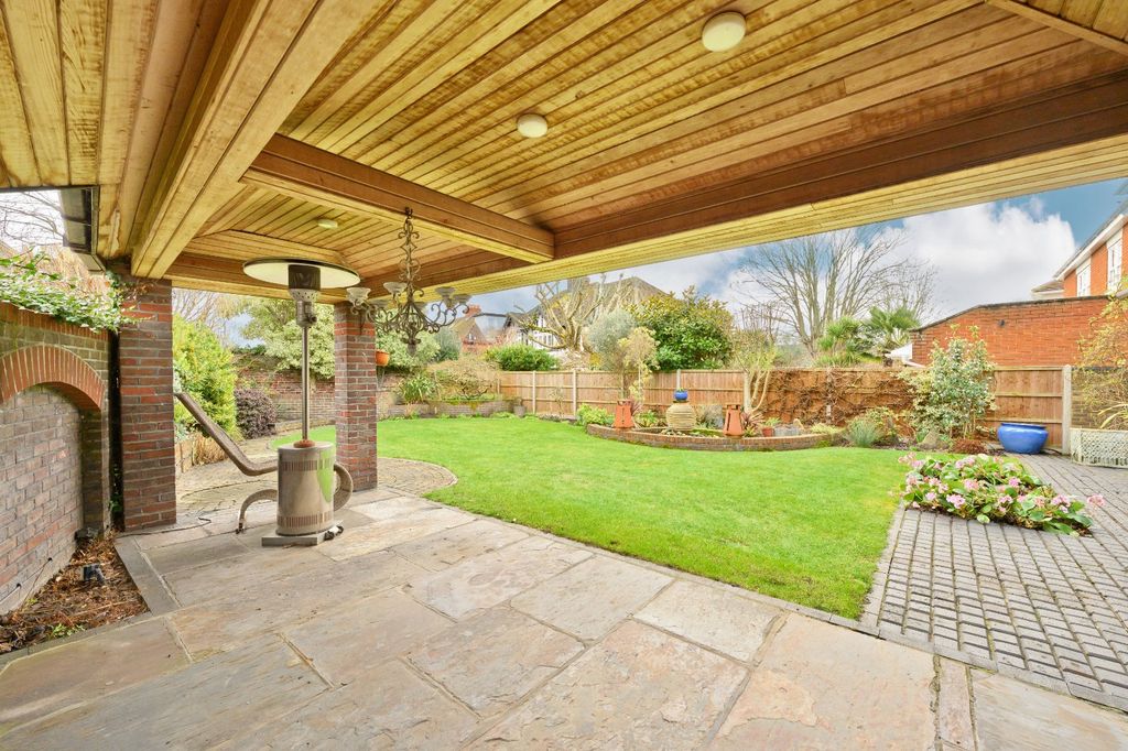 Additional image 18 of 4 bed detached house for saleHansler Grove, East Molesey, Surrey KT8