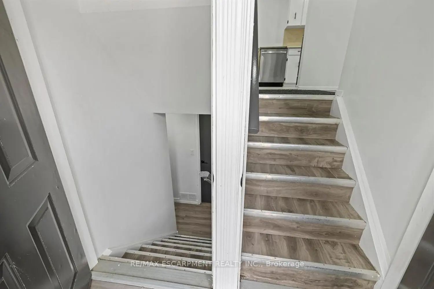 24 Tara Crescent photo 5