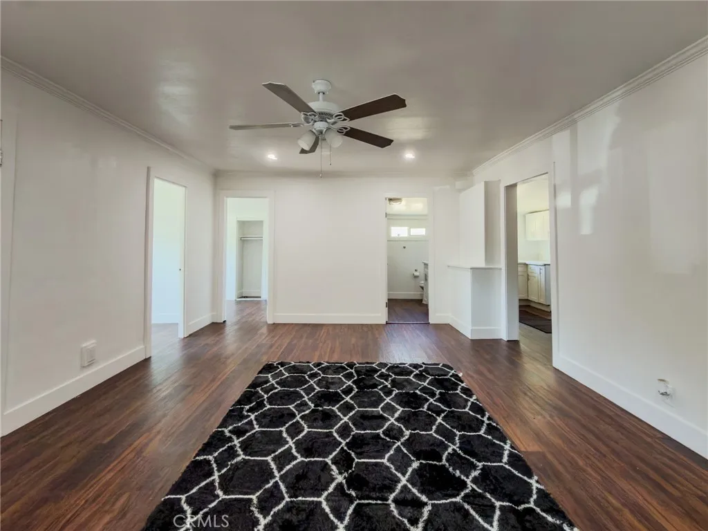 112 Crystal St, Taft, CA 93268 photo 2