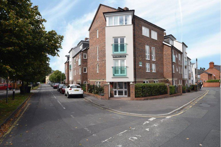 2 bed flat for saleMill Street, Whitchurch SY13