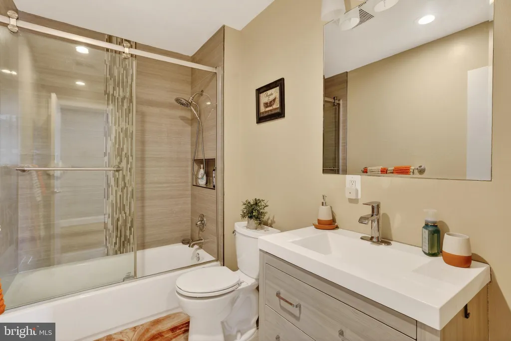 Additional image 13 of 817 57th Place, Fairmount Heights, MD 20743