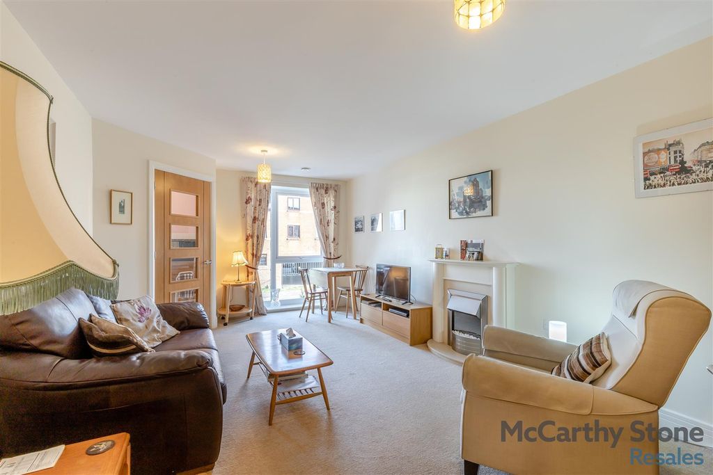 Additional image 2 of 2 bed flat for saleElliott Court, High Street North, Dunstable LU6