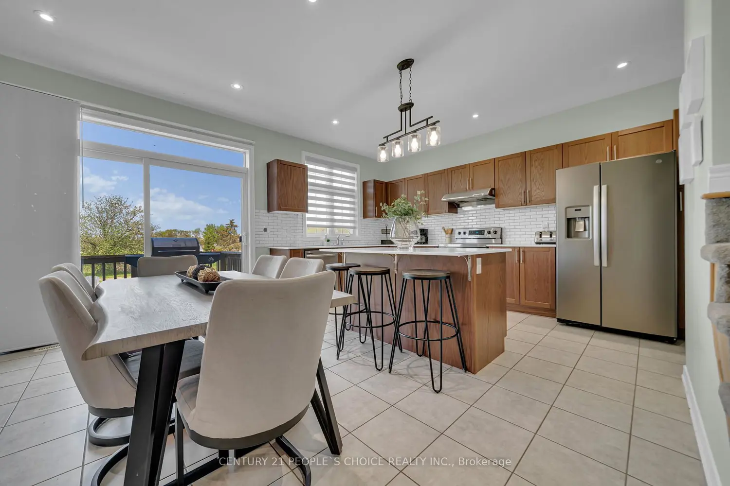 55 Summer Breeze Drive photo 4
