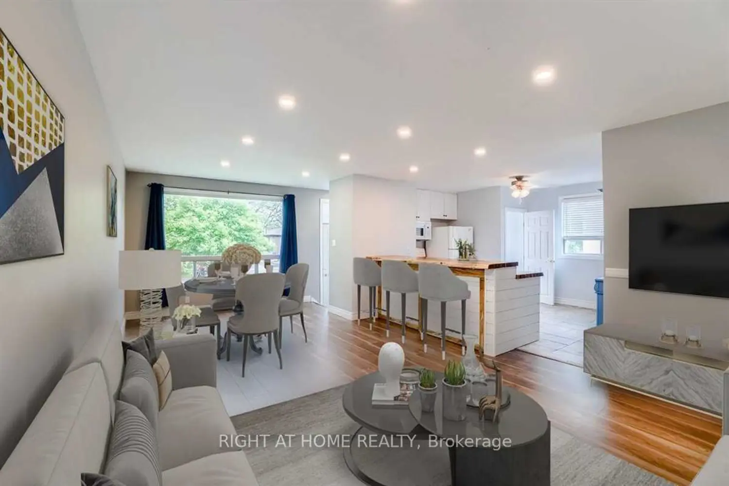 306 Rosedale Drive photo 3