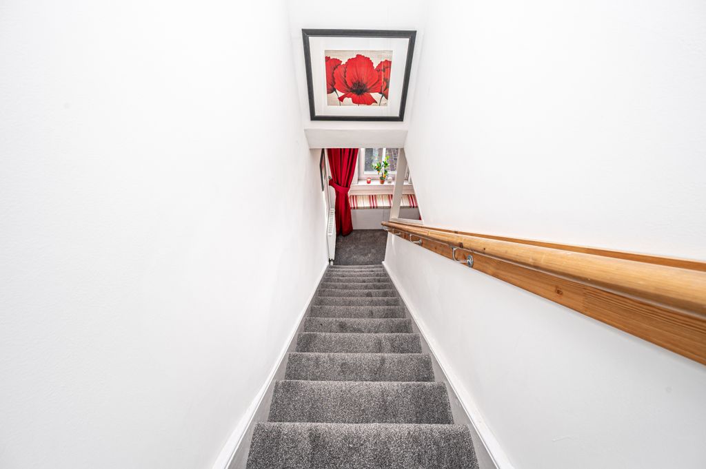 Additional image 9 of 2 bed flat for sale128 High Street, Kinross KY13