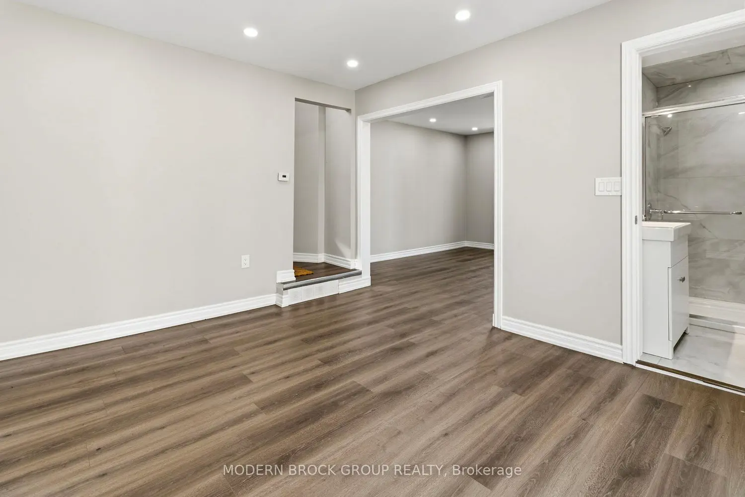 110 Brock Street photo 4