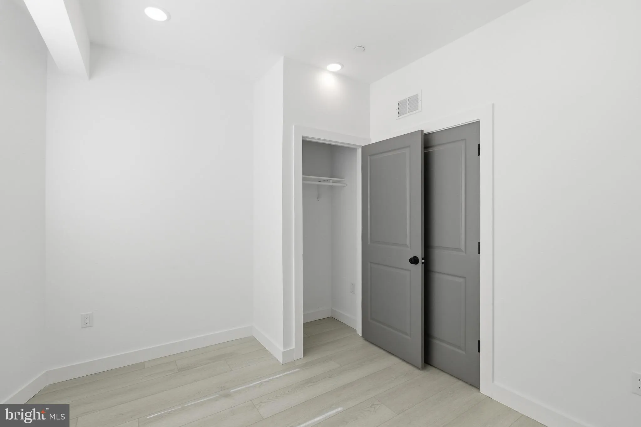 Additional image 41 of 1023 W Orleans Street, Philadelphia, PA 19133