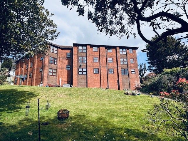 2 bed flat for saleEast Cliff Road, Dawlish EX7