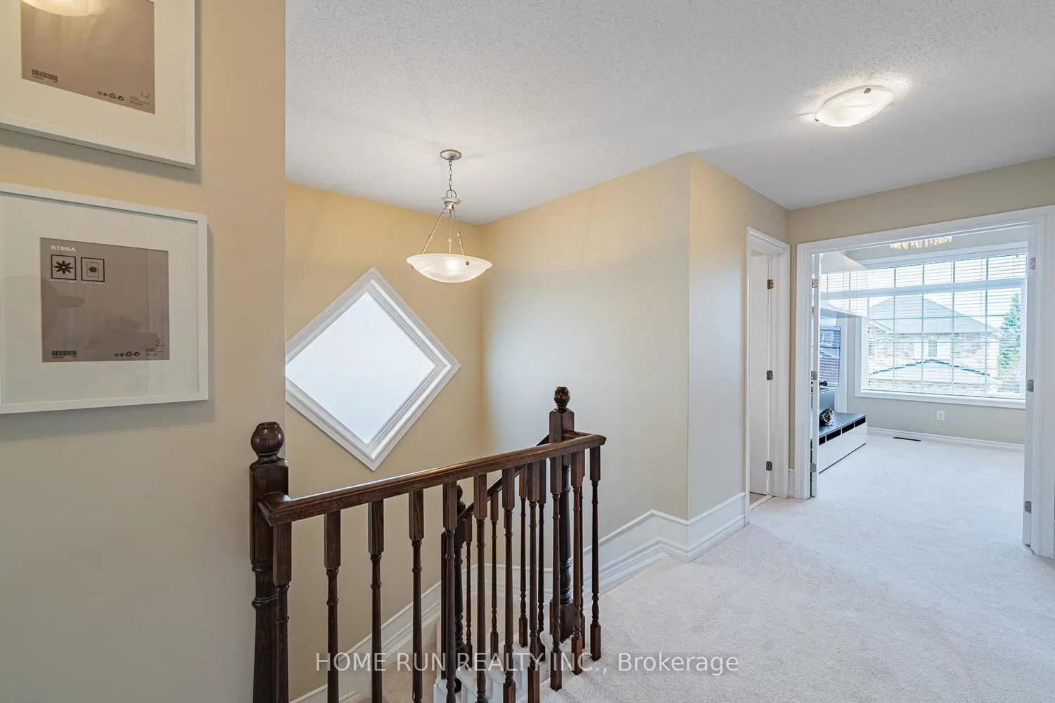131 Kinghaven Crescent photo 4