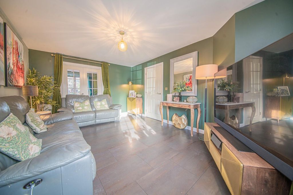 Additional image 3 of 4 bed detached house for saleViscount Gardens, Eastleigh SO50