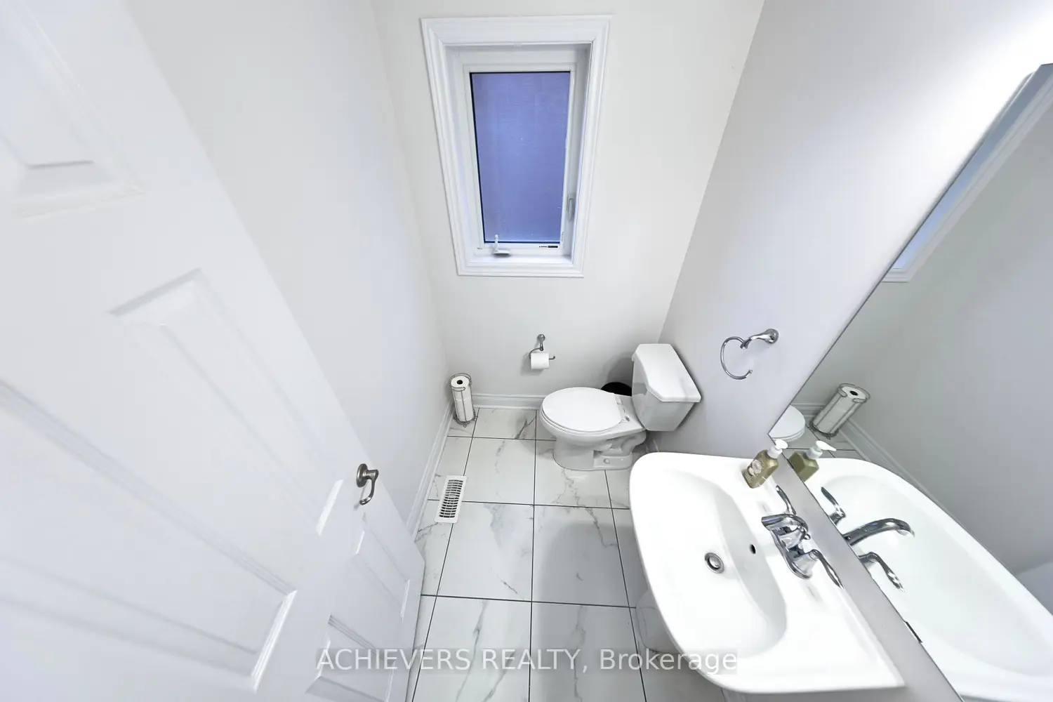 52 Branigan Crescent photo 4