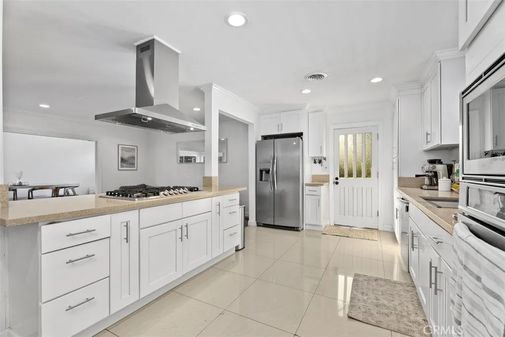 195 Broadway, Costa Mesa, CA 92627 photo 5