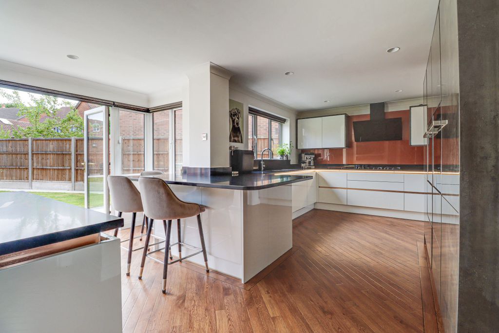 Additional image 7 of 4 bed detached house for saleBadgers Gate, Dunstable LU6