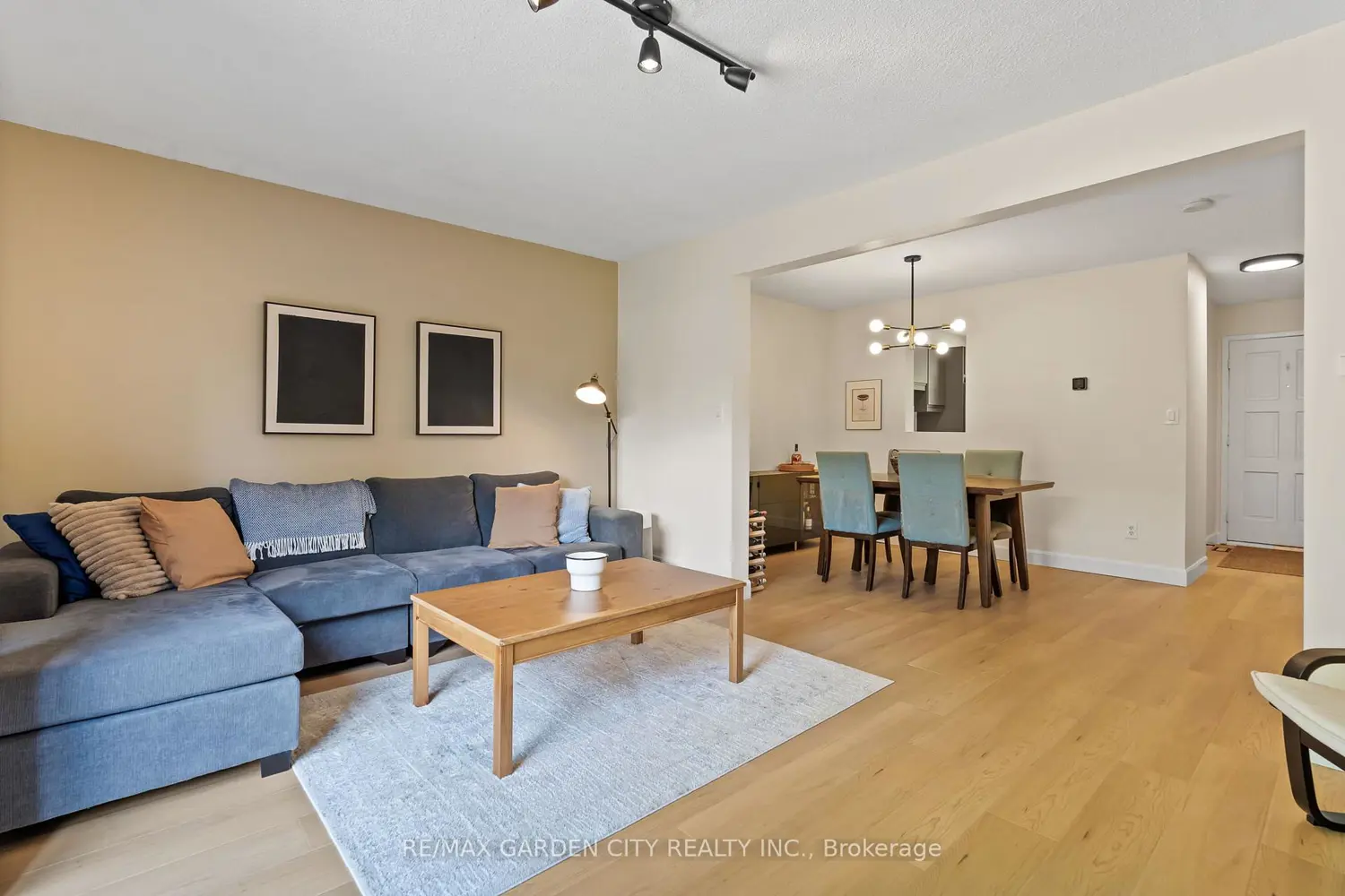 75 Ventura Drive 32 photo 5