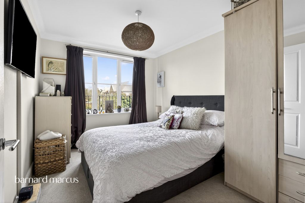 Additional image 7 of 2 bed flat for saleKingston Road, Epsom KT19