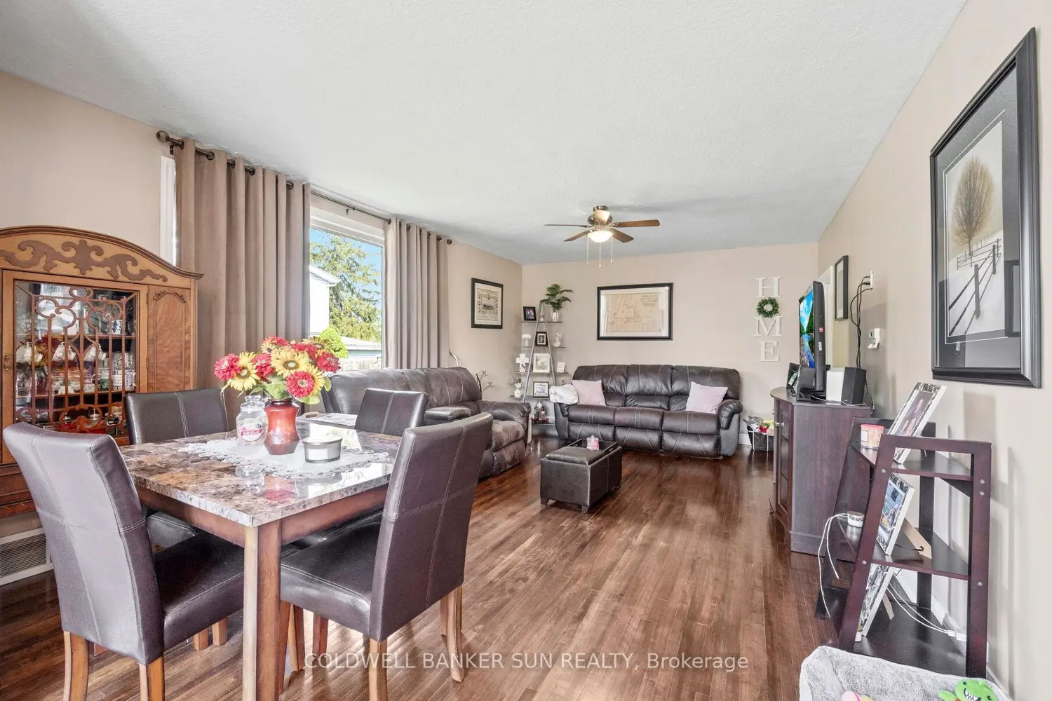 20 Maple Lane photo 3