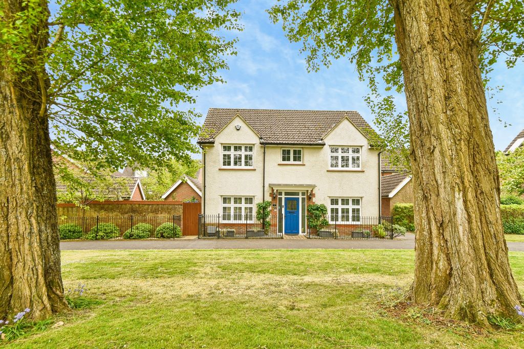 4 bed detached house for saleBluebell Walk, Devizes SN10