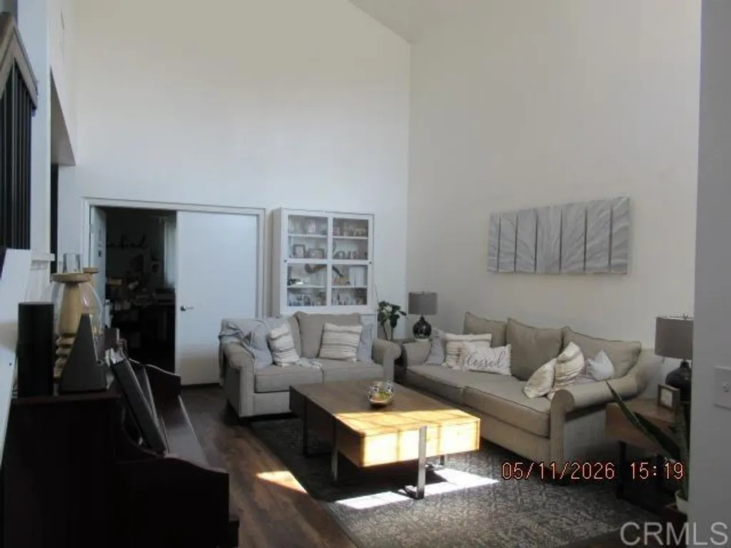 1091 Red Maple Drive, Chula Vista, CA 91910 photo 2