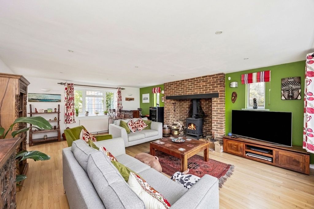 5 bed detached house for saleTop Road, Sharpthorne RH19 photo 3