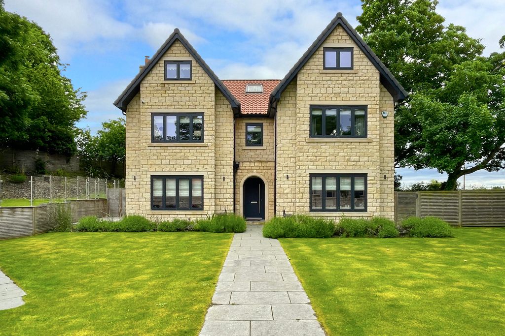 6 bed detached house for saleThe Abbes Walk, Burghwallis, Doncaster DN6