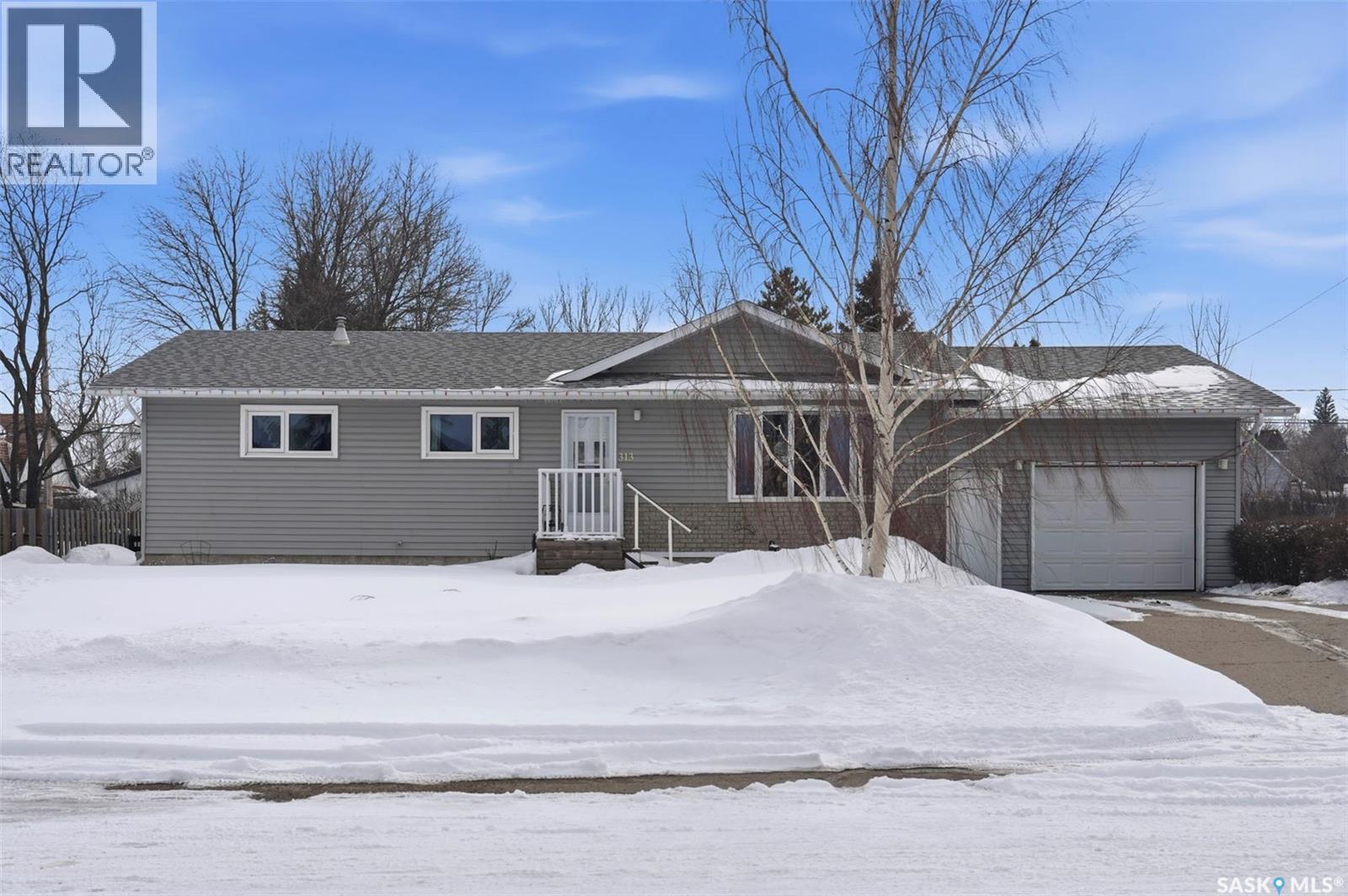 313 7th AVENUE W