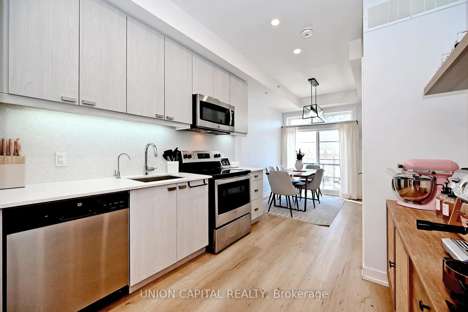 Additional image 3 of 57 Finch Avenue 39