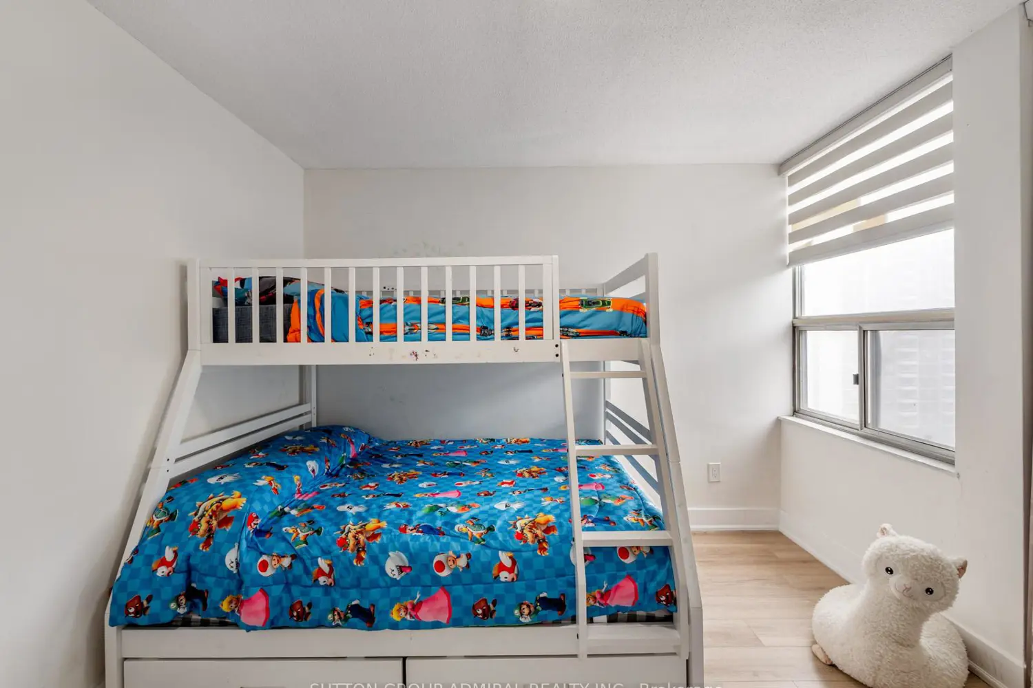 Additional image 9 of 20 Edgecliff Golfway 1603