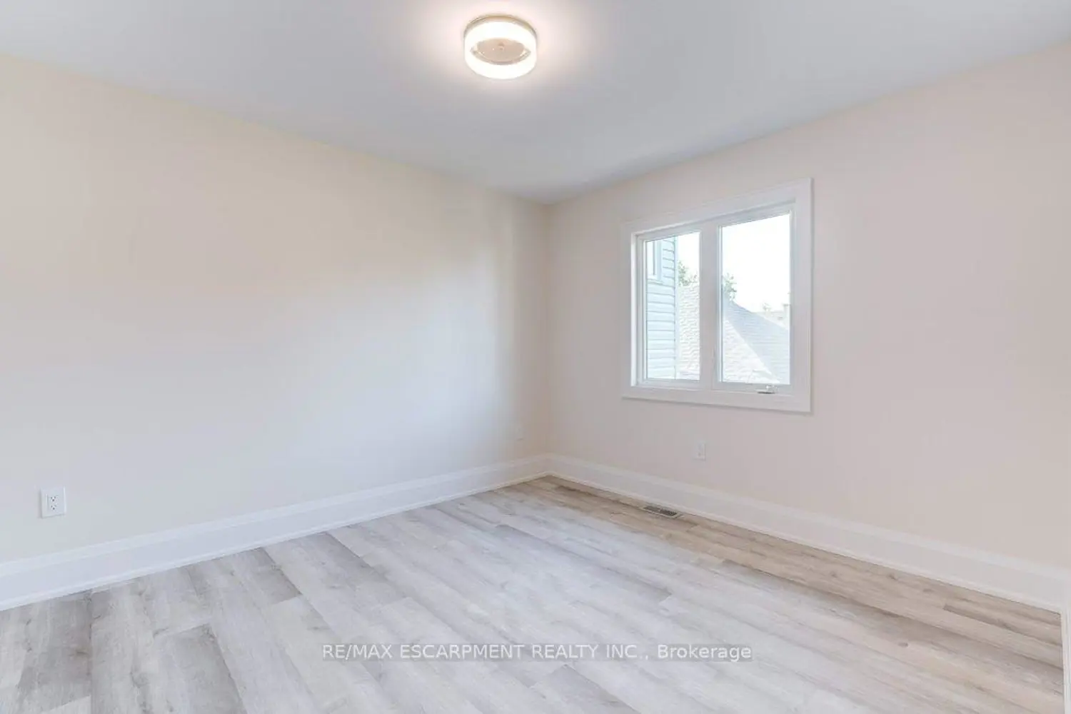 Additional image 13 of 38 East 16Th Street