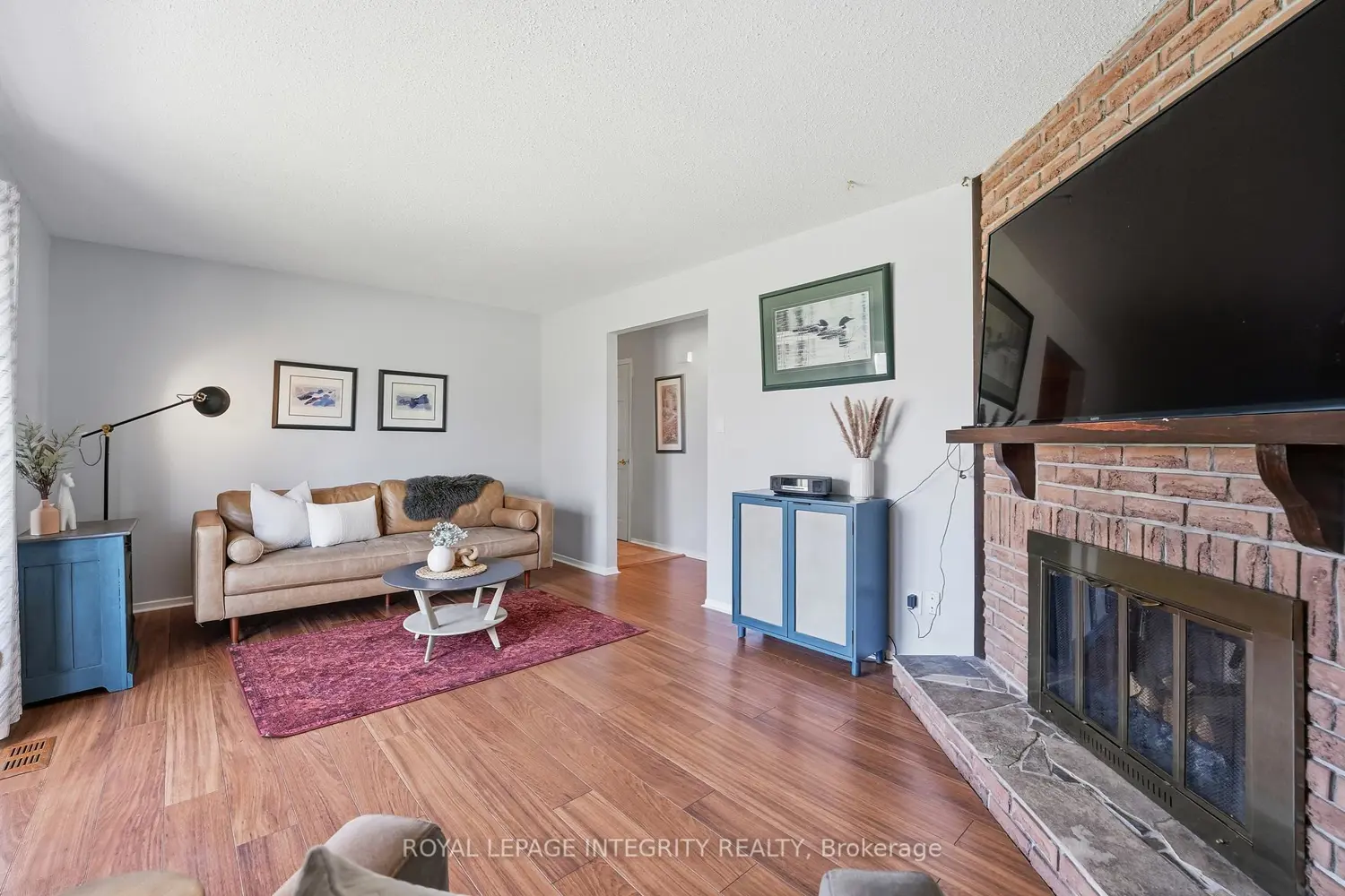 776 Vinette Crescent photo 4