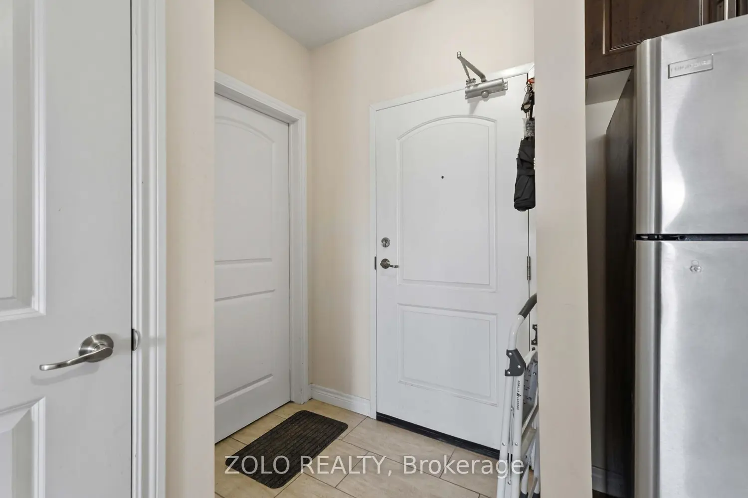 886 Golf Links Road 304 photo 2