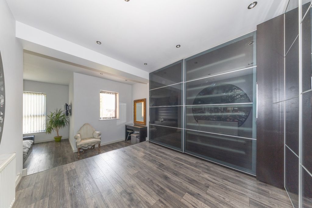 Additional image 12 of 3 bed semi-detached house for saleBullpond Lane, Dunstable LU6