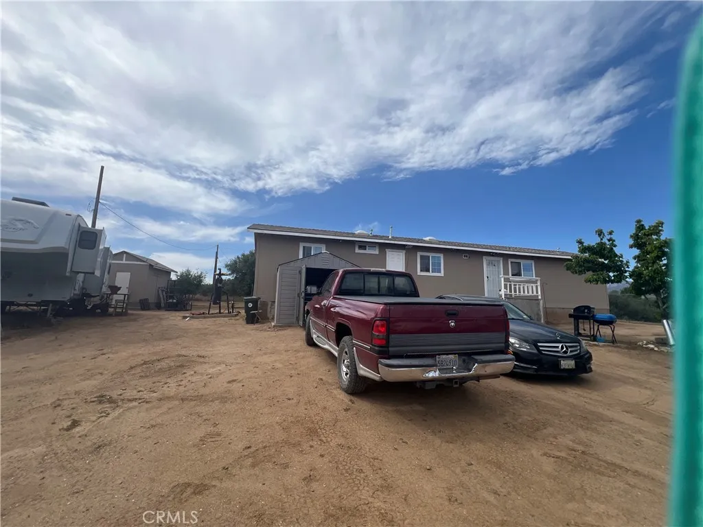 8471 Caughlin Rd, Phelan, CA 92371 photo 3