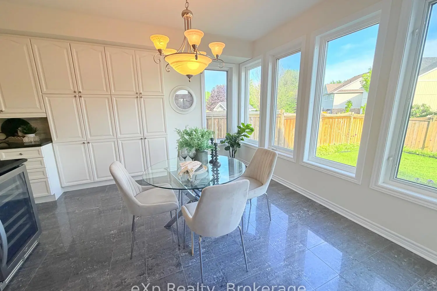 371 Carnwith Drive photo 3