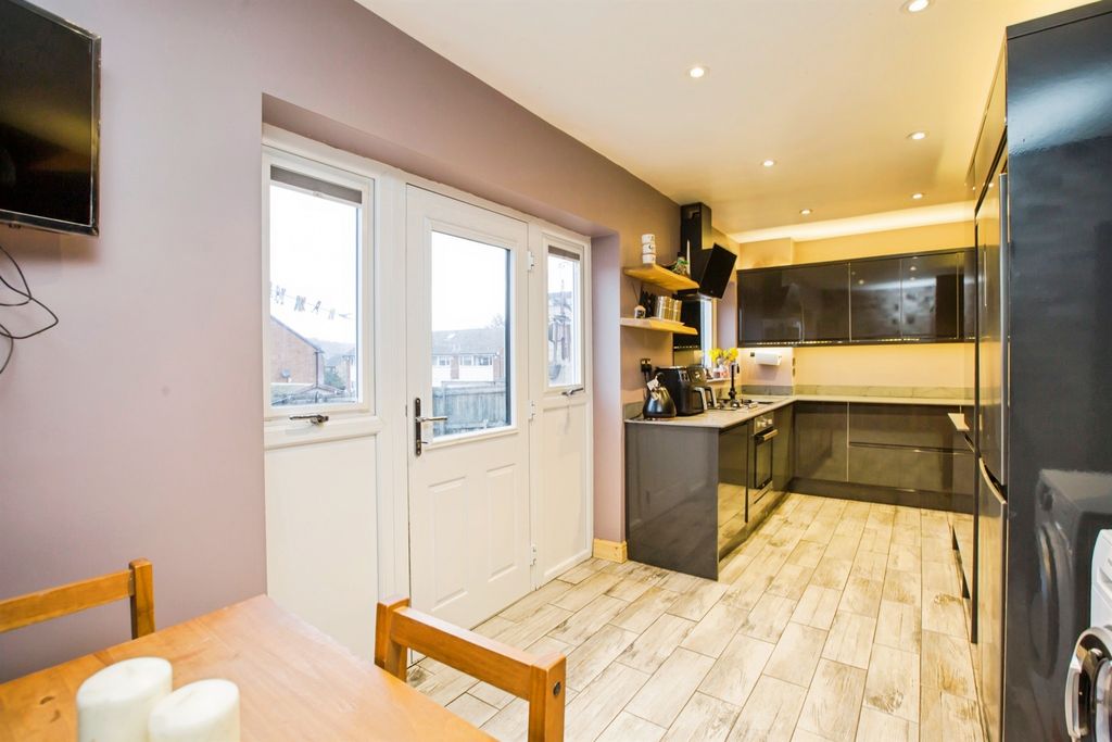 Additional image 3 of 3 bed semi-detached house for saleAlexandra Crescent, Elland HX5