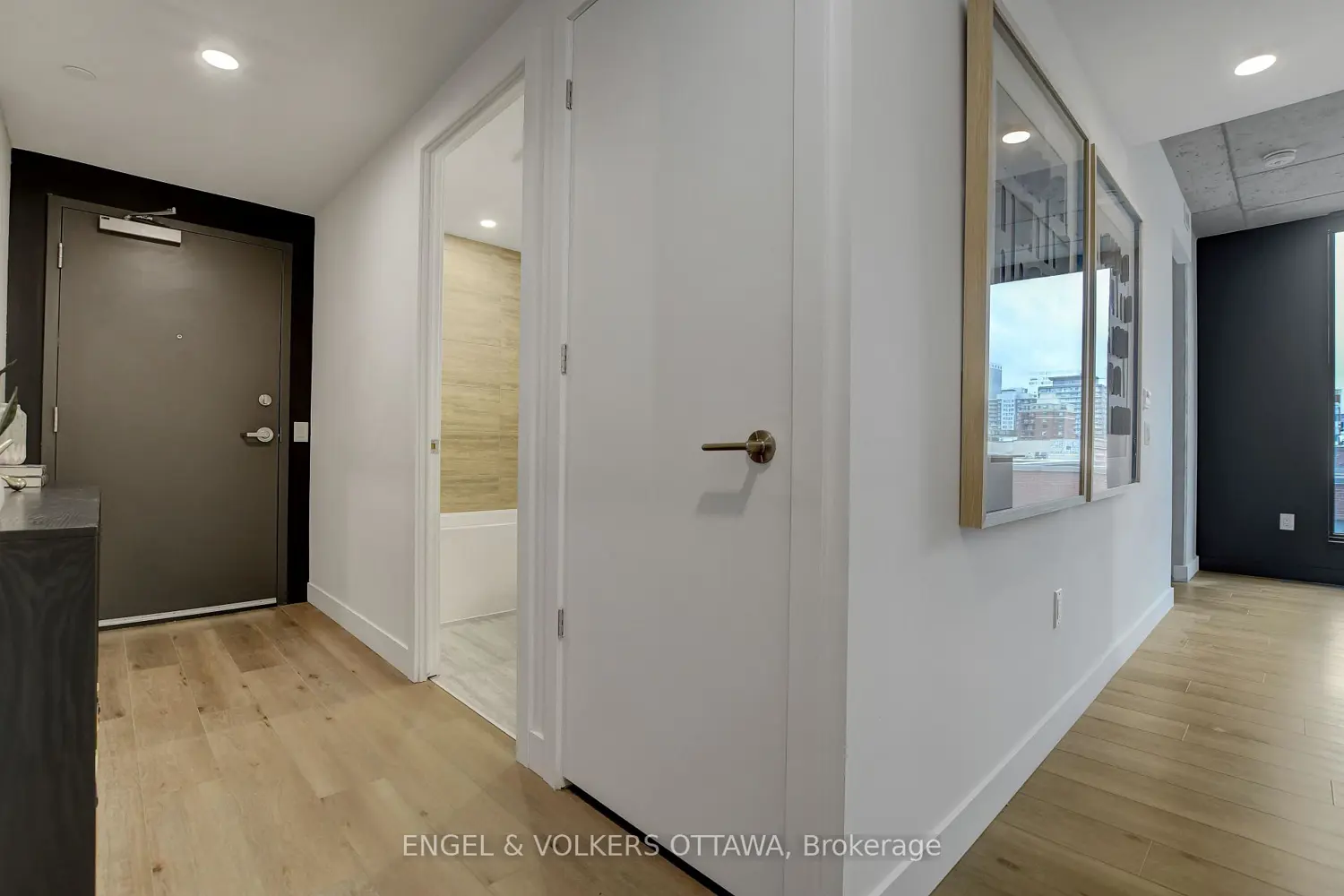 Additional image 13 of 10 James Street 405