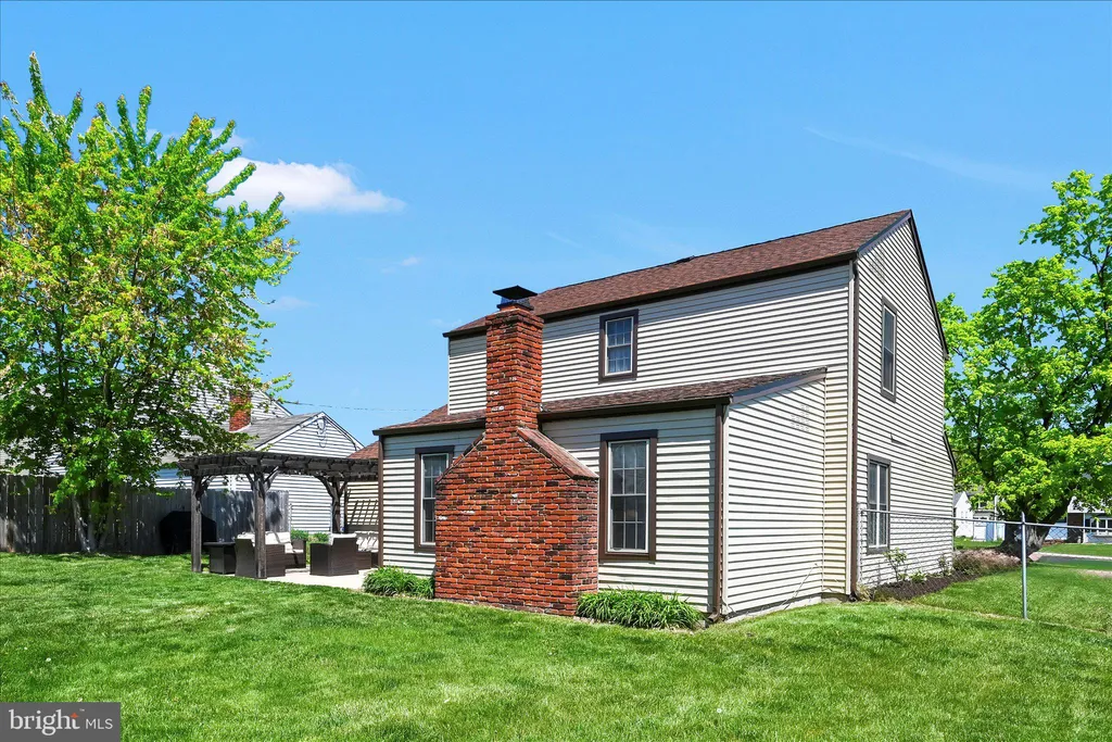 616 S Oxford Valley Road, Fairless Hills, PA 19030