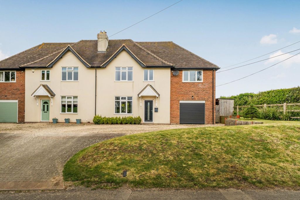 4 bed semi-detached house for saleDrake Lane, Dursley GL11