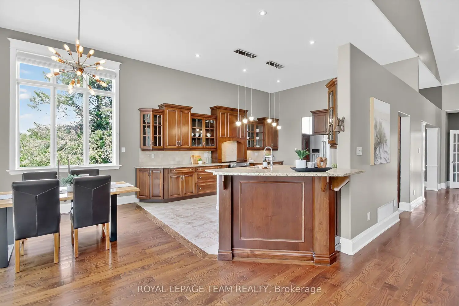 568 Pennycross Lane photo 4