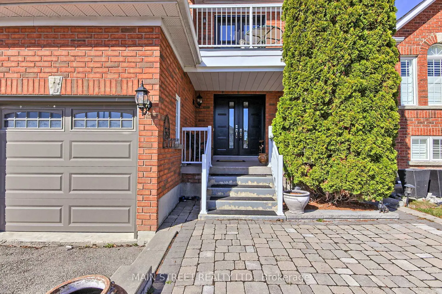 46 Silverstone Crescent photo 3