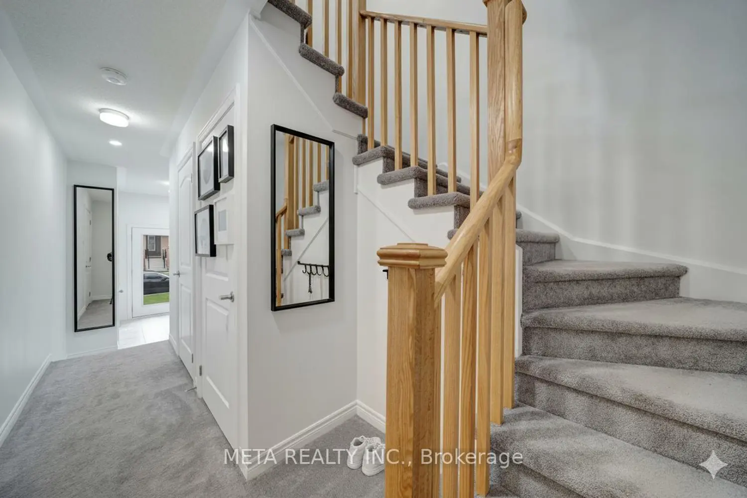 1073 Lockie Drive photo 5