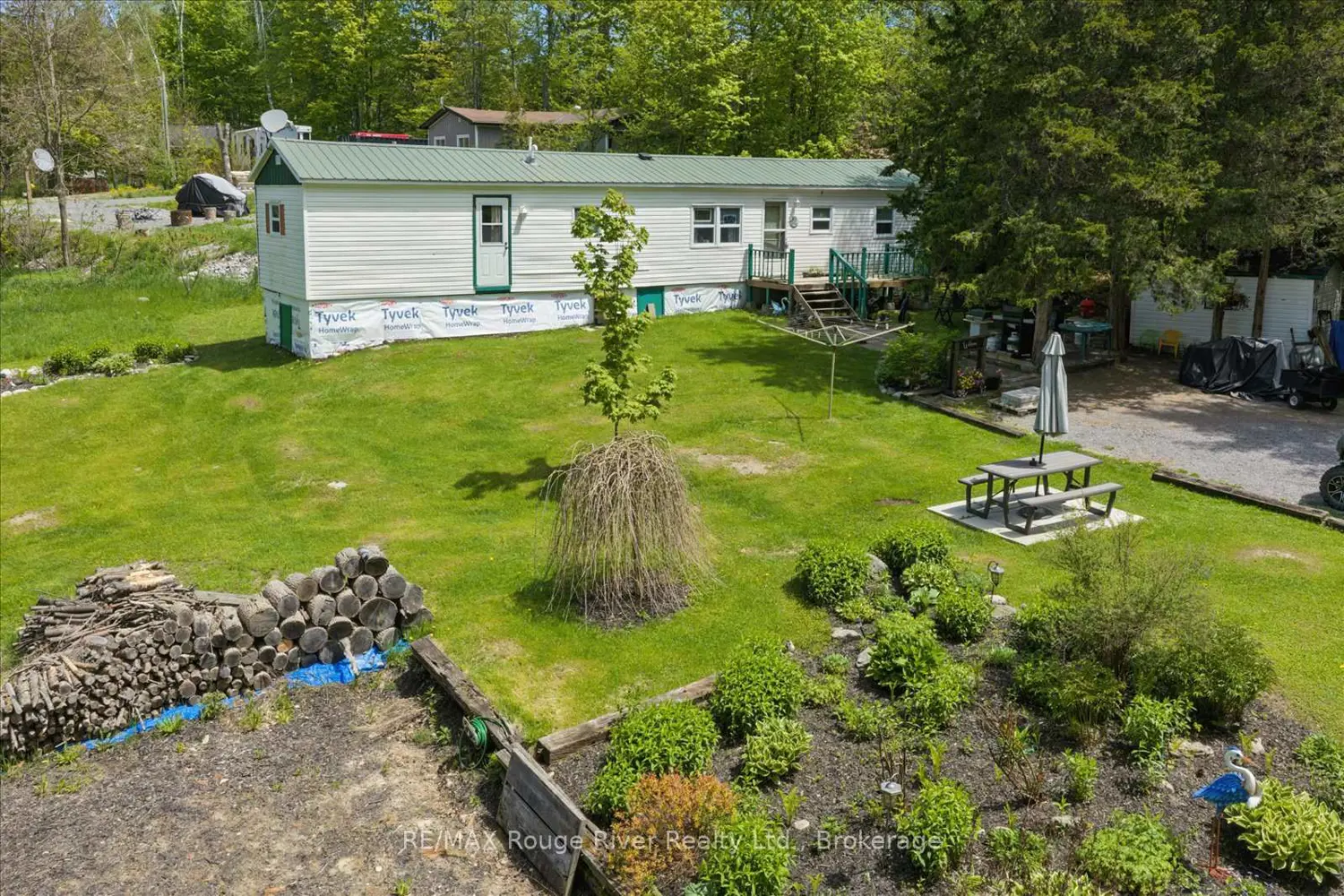 189 Pine Lane photo 4