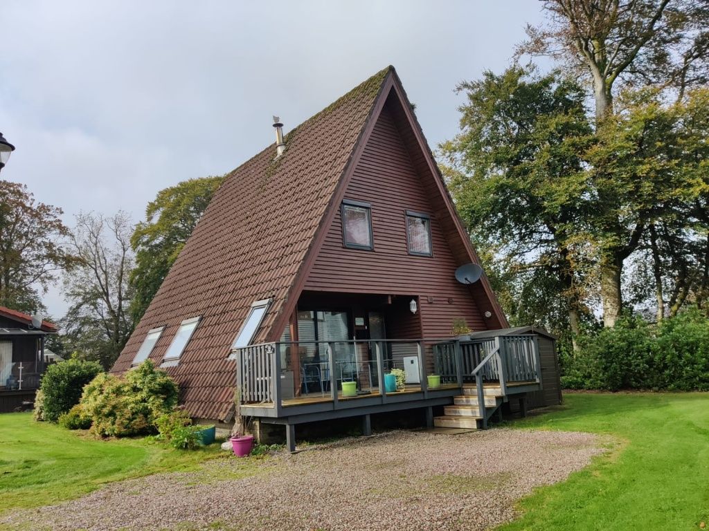 2 bed chalet for sale14 Deercroft Hunters Holiday Village, Dunoon PA23
