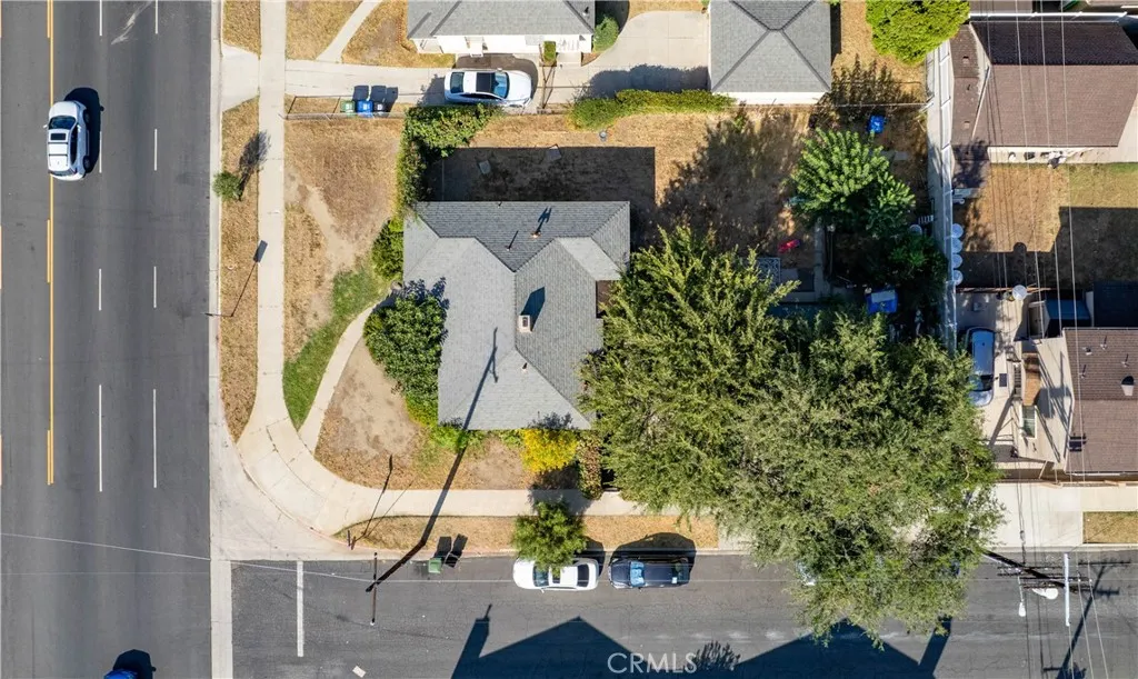 14005 Victory Boulevard, Van Nuys, CA 91401 photo 2