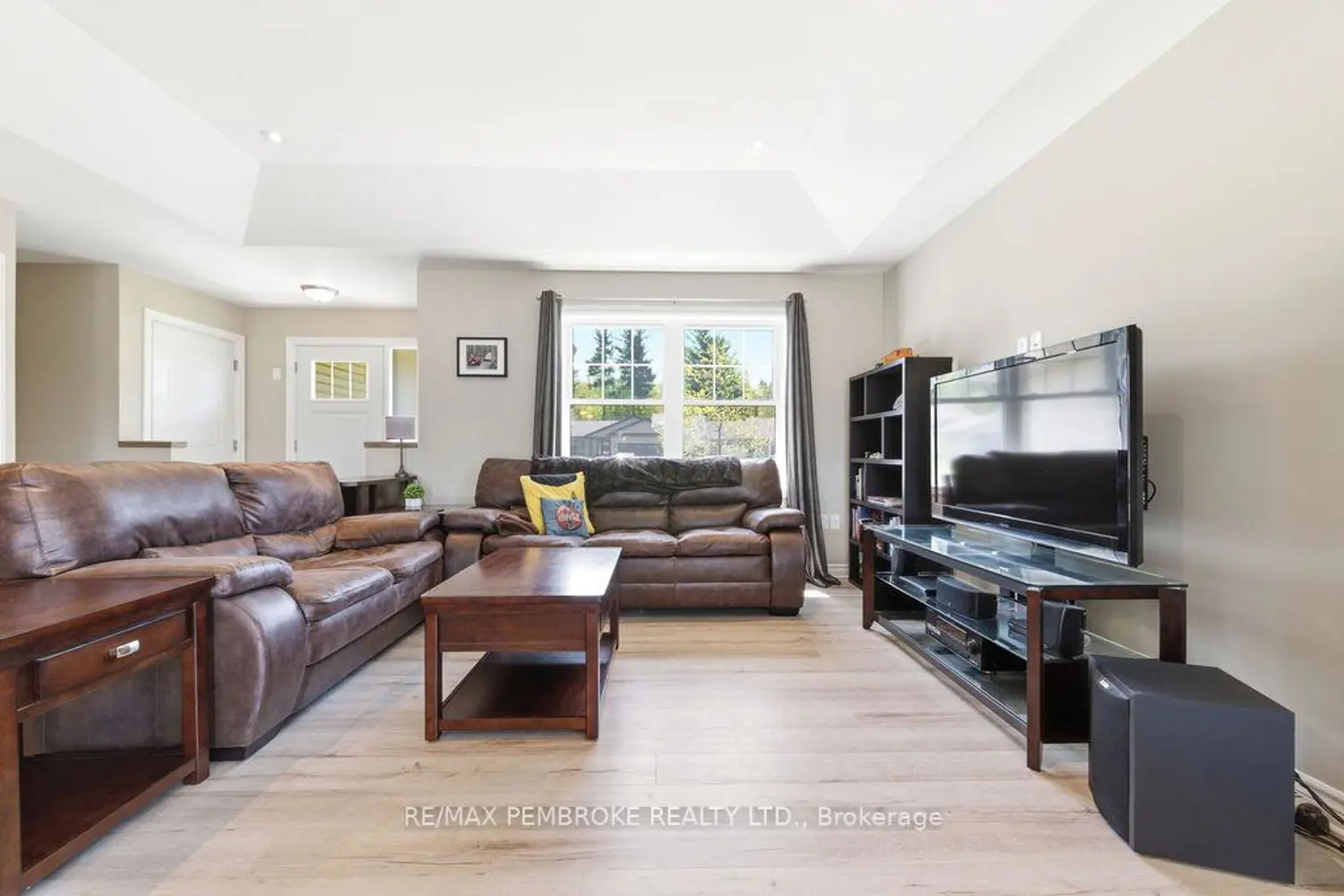 46 Dustin Drive photo 4