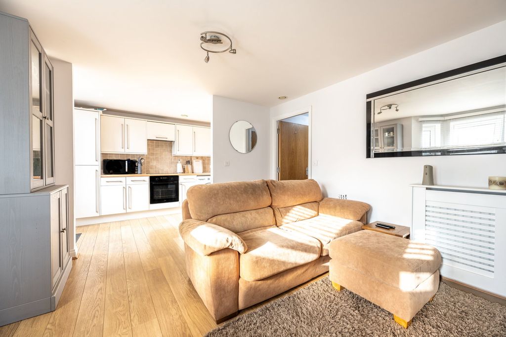 Additional image 5 of 2 bed flat for saleSouthampton Road, Eastleigh SO50