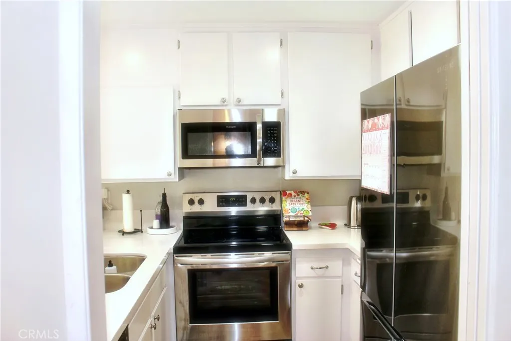 1049 W Pine St Unit c, Upland, CA 91786 photo 5