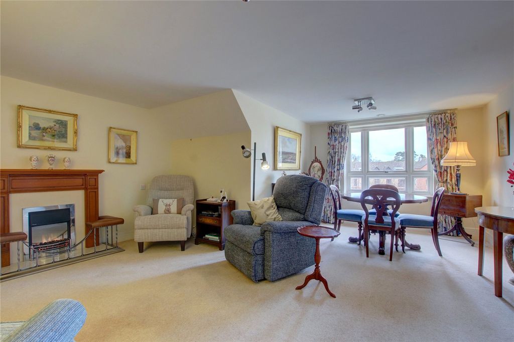 Additional image 3 of 2 bed flat for saleHanbury Road, Droitwich, Worcestershire WR9